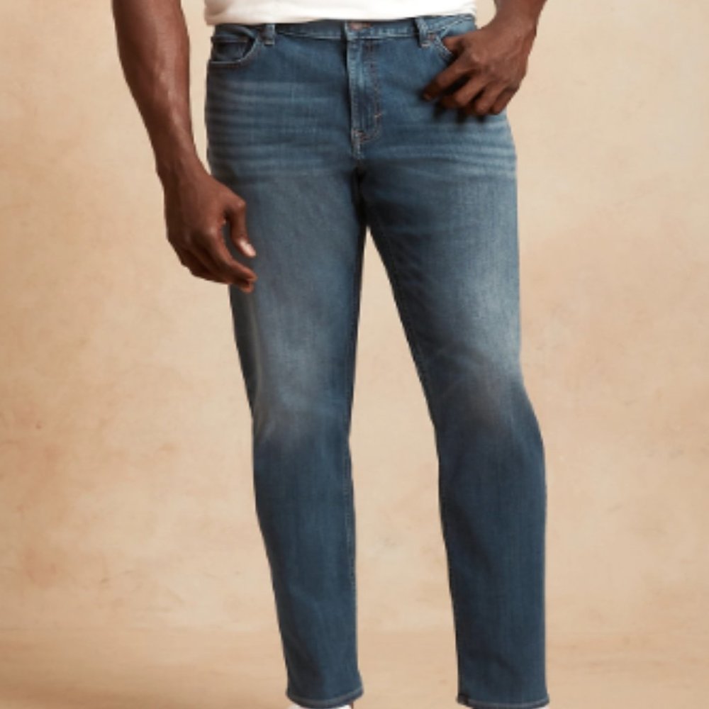 Banana Republic Tapered LUXE Traveler Jean - Washed Indigo